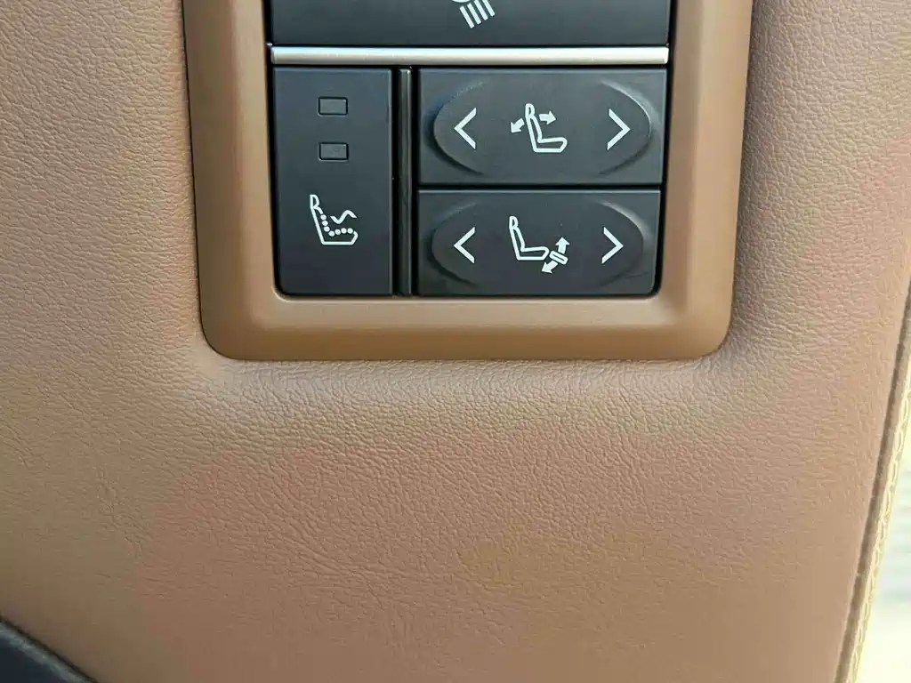 Toyota Sienna — миниатюра 18