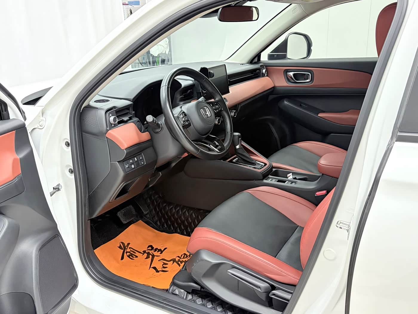 Honda XR-V 1.5 л 2023 г. Белый, пробег 49000 км