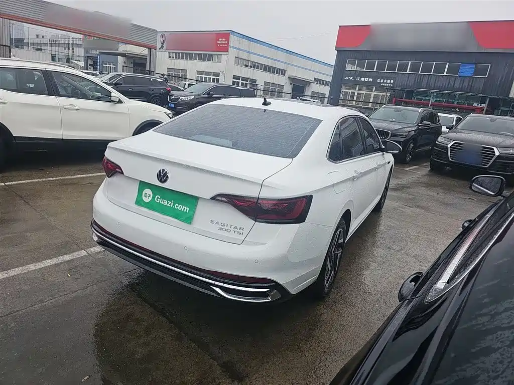 Volkswagen Sagitar 2025 300TSI DSG