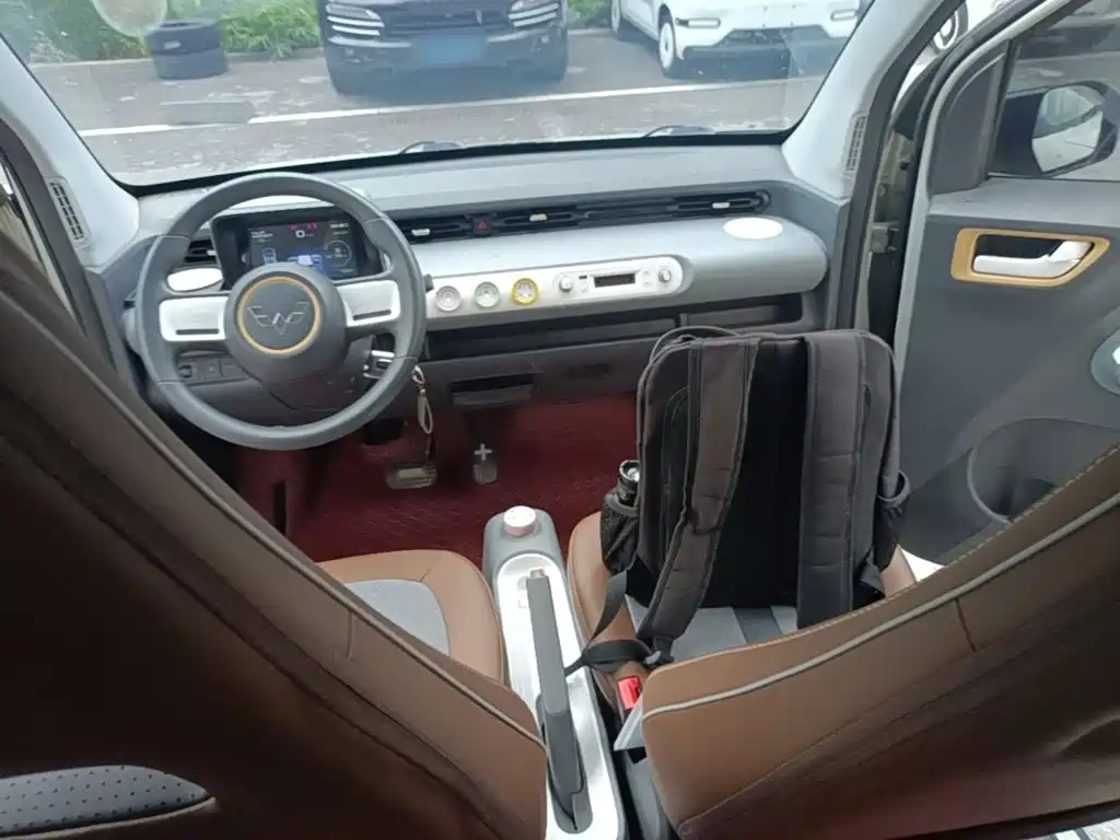 Wuling MINIEV — миниатюра 10