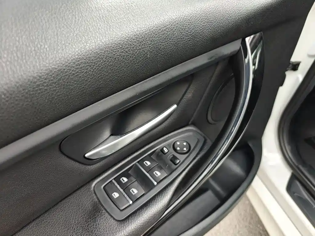 BMW 3 Series — миниатюра 19