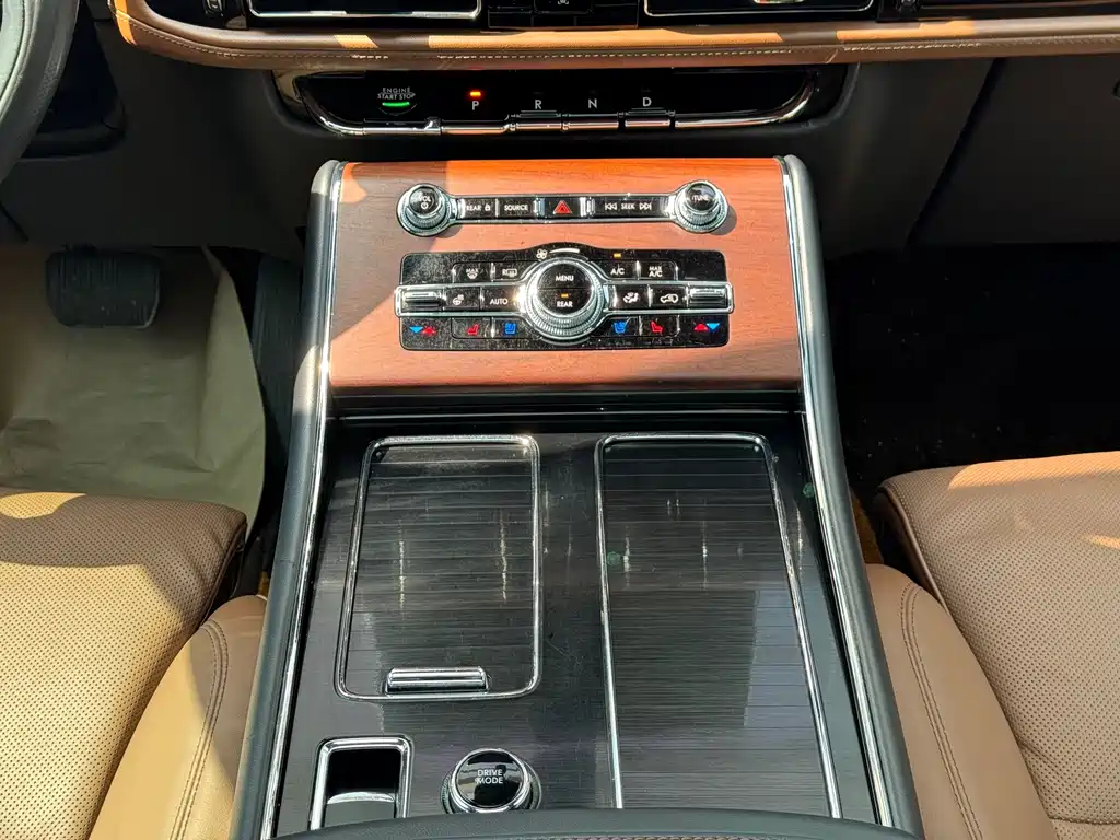 Lincoln Aviator — миниатюра 15