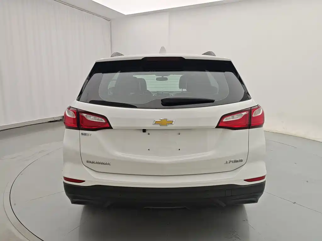 Chevrolet Equinox — миниатюра 9