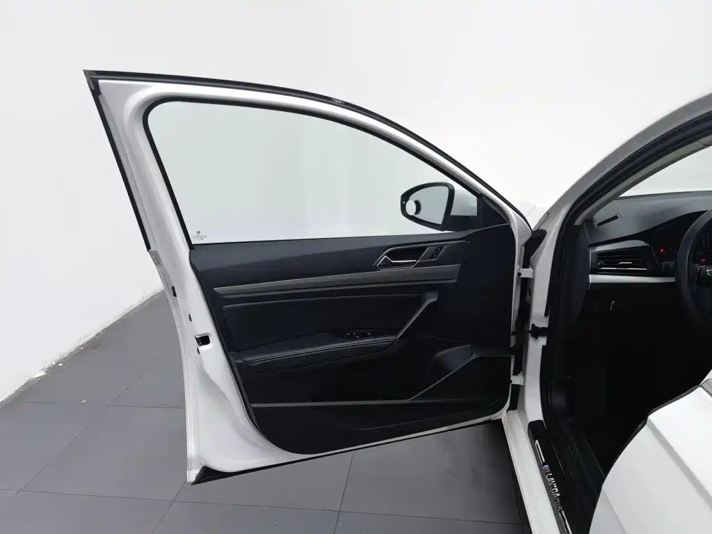 Volkswagen Lavida — миниатюра 8