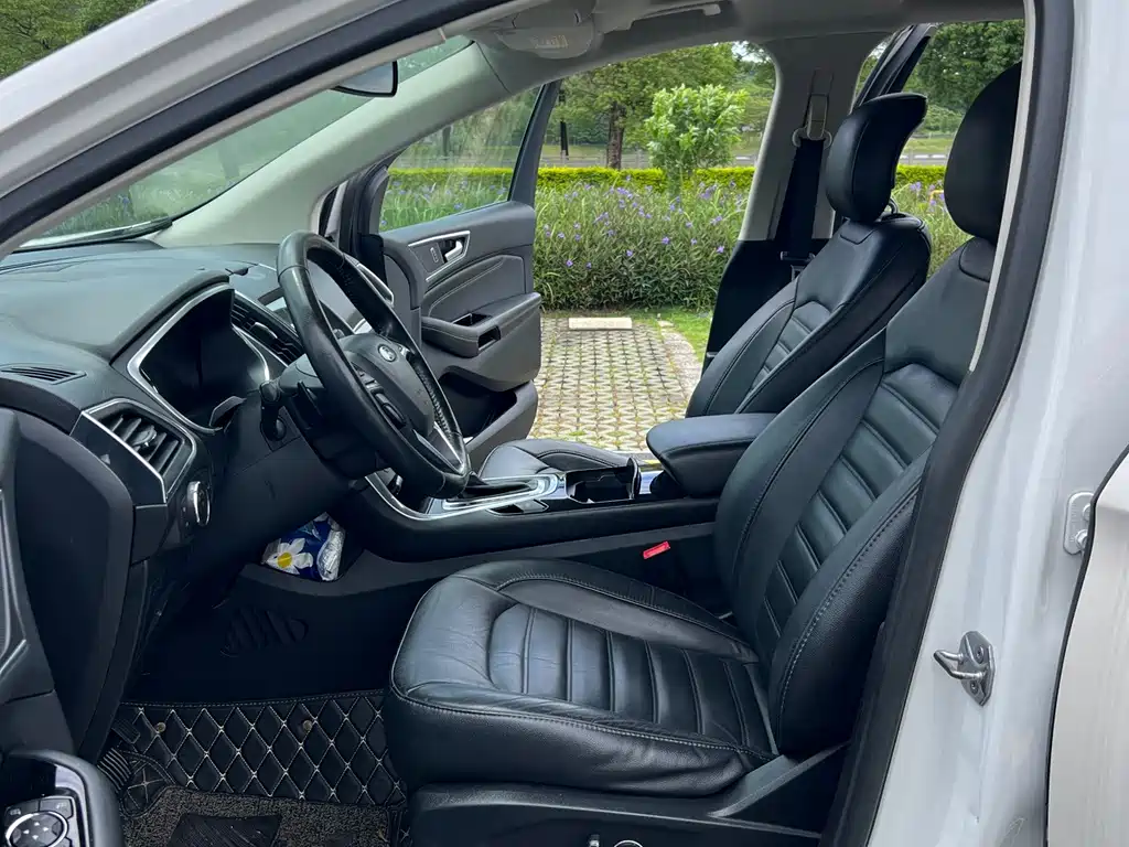 Ford Edge — миниатюра 6