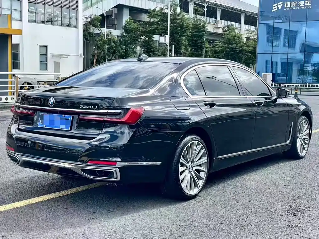 BMW 7 SERIES
