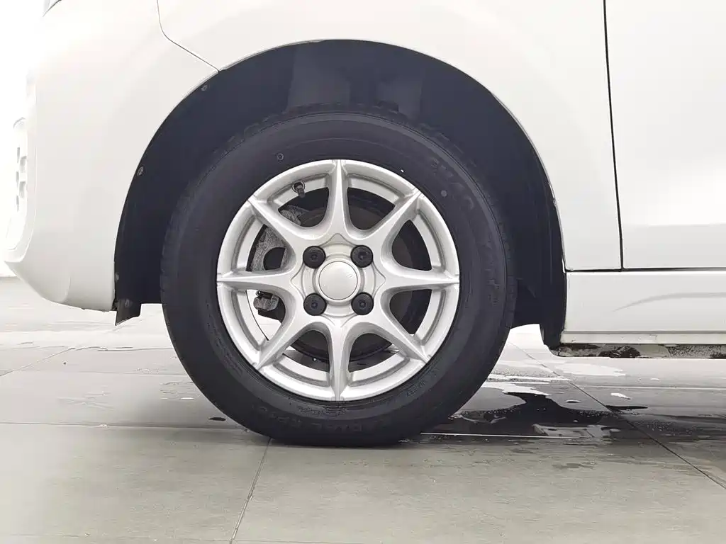 Roewe Clever — миниатюра 17