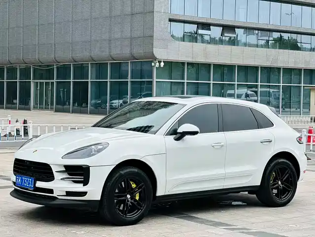 PORSCHE MACAN 2021