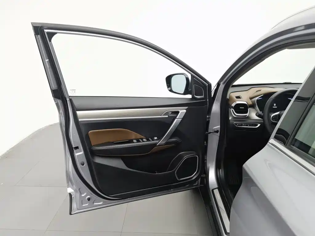 Geely Binyue — миниатюра 8