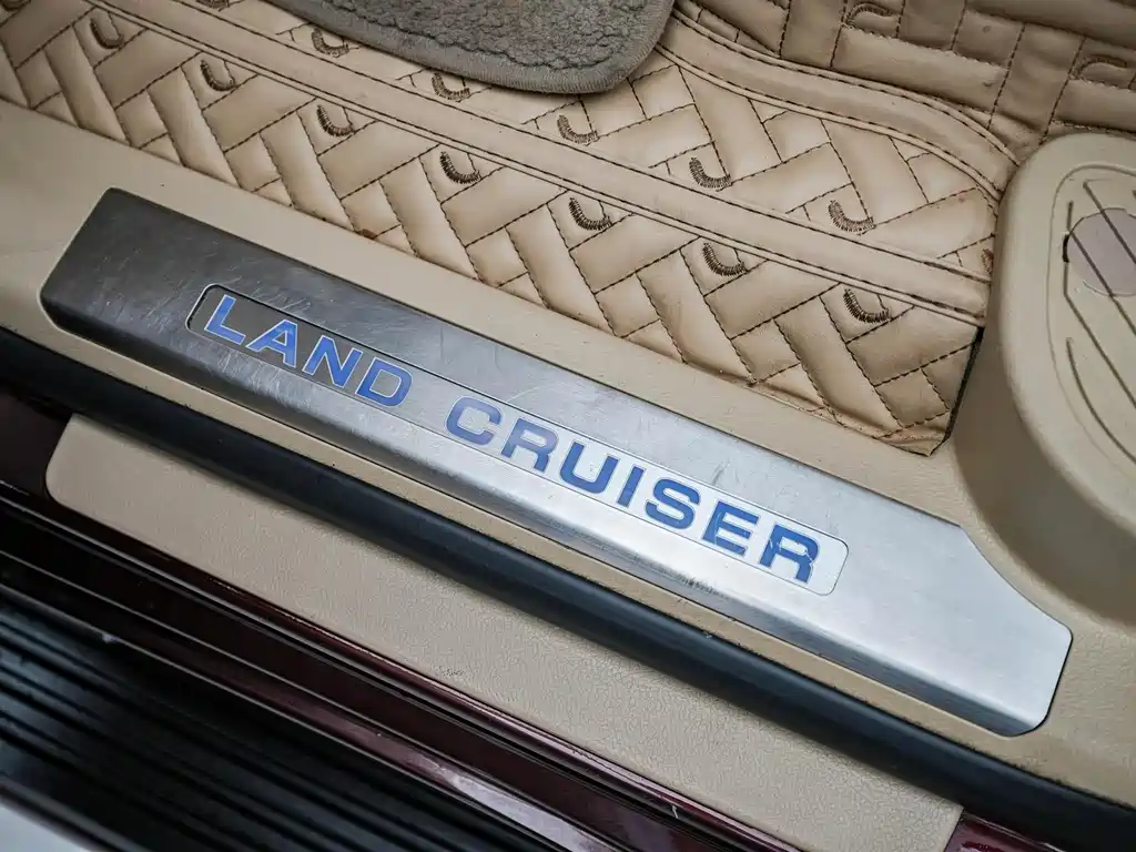 Toyota Land Cruiser 2017 4.6L AT
