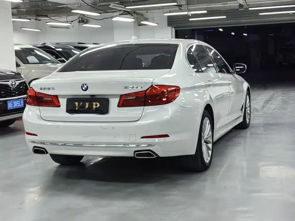 BMW 5 Series — миниатюра 20