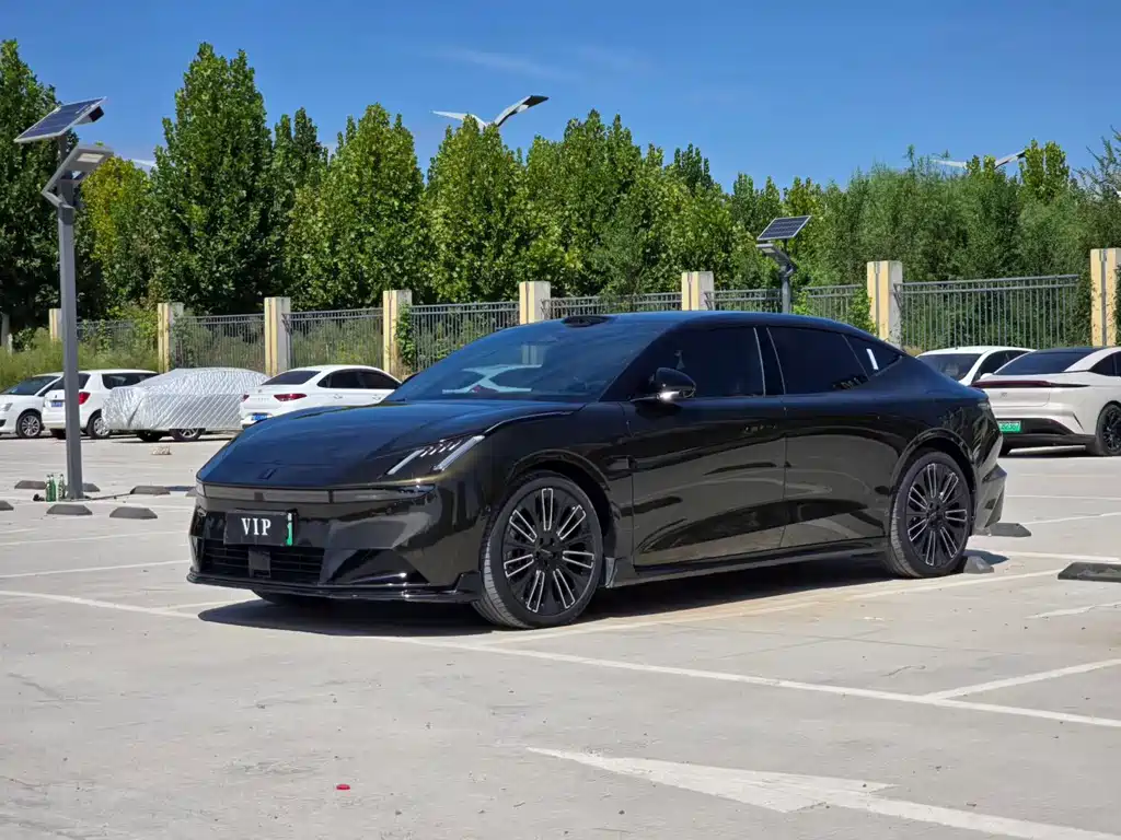 Lynk & Co 10