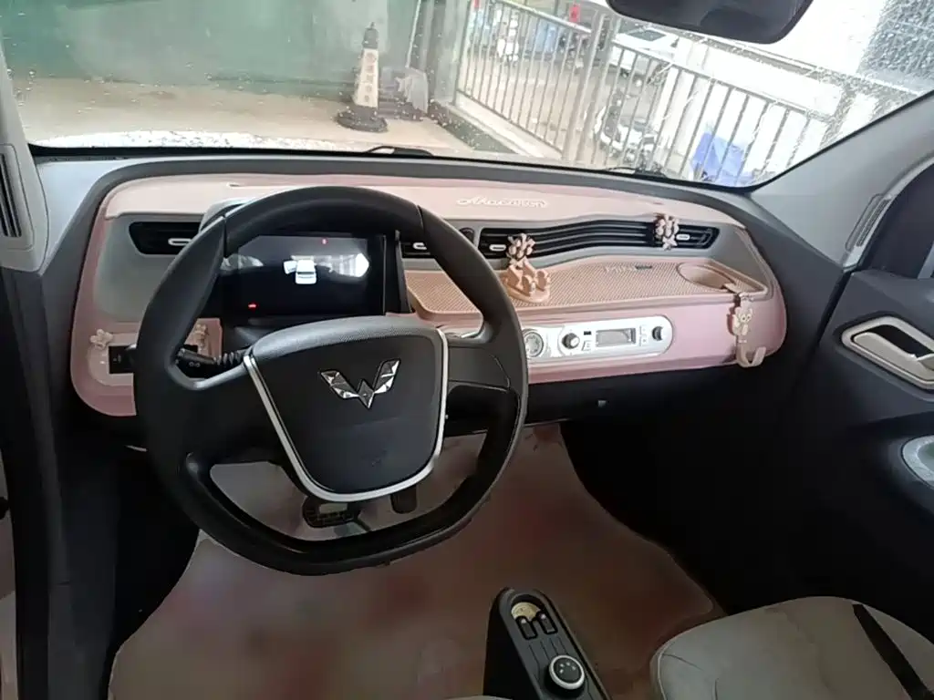 Wuling MINIEV — миниатюра 10