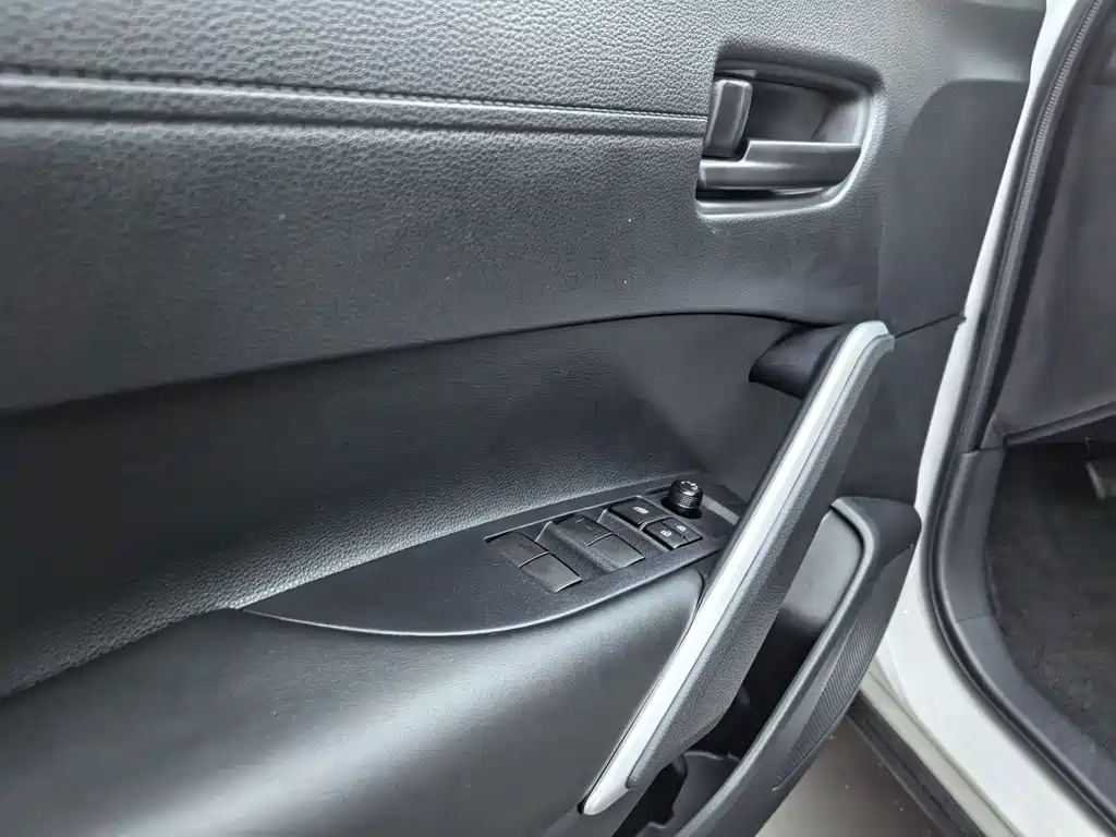Toyota Corolla Cross — миниатюра 5