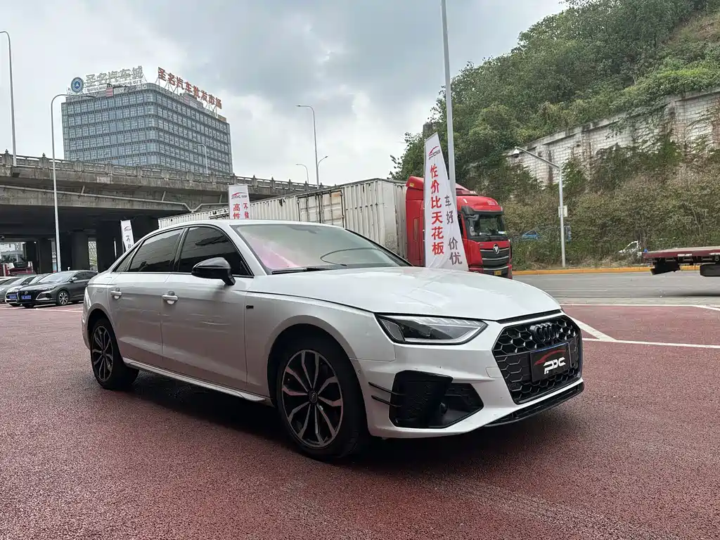 Audi A4L 2022 40 TFSI Luxury