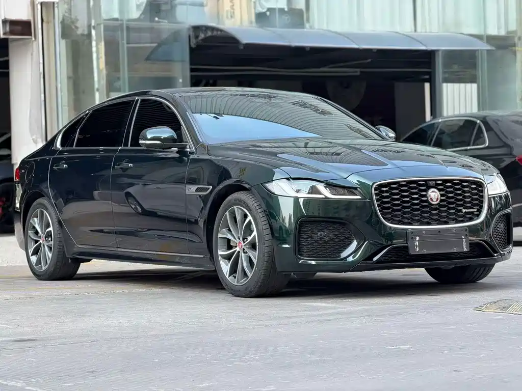 Jaguar XFL — миниатюра 3