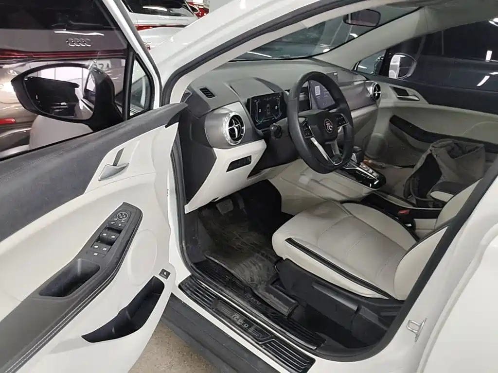 BYD Yuan Pro — миниатюра 16