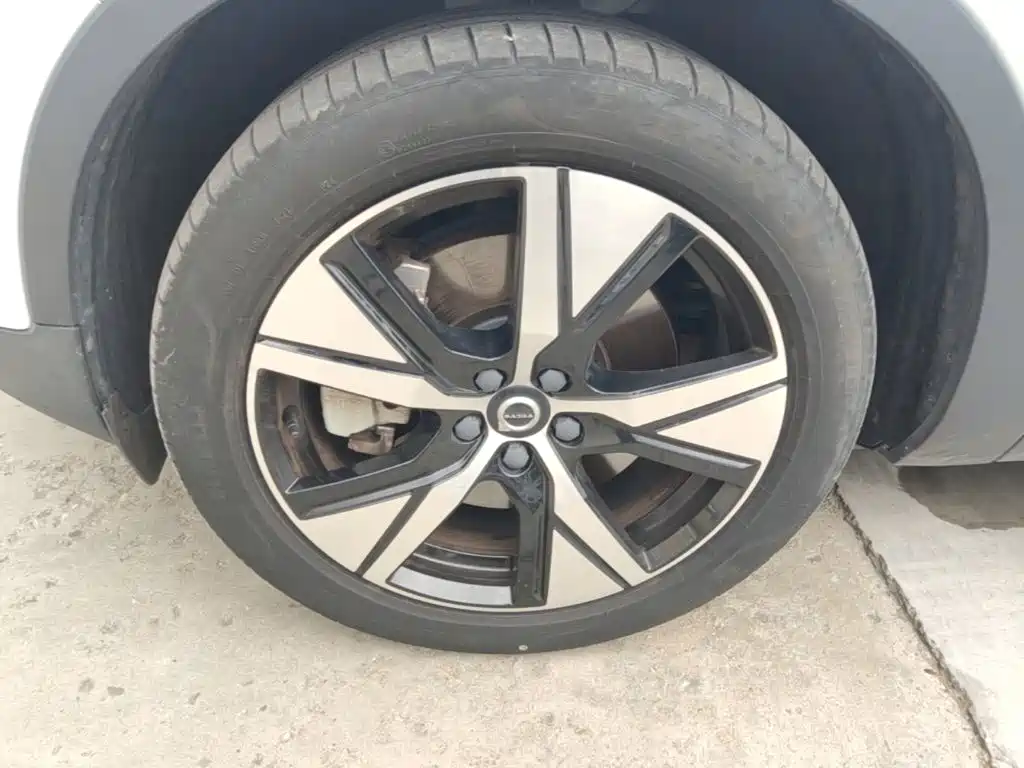 Volvo XC40 NEV — миниатюра 23