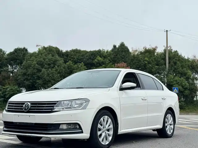VOLKSWAGEN LAVIDA 2016