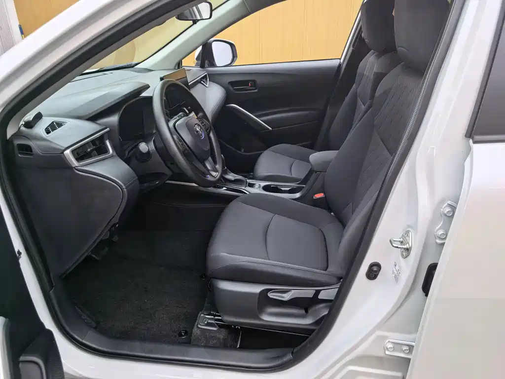 Toyota Corolla Cross — миниатюра 6