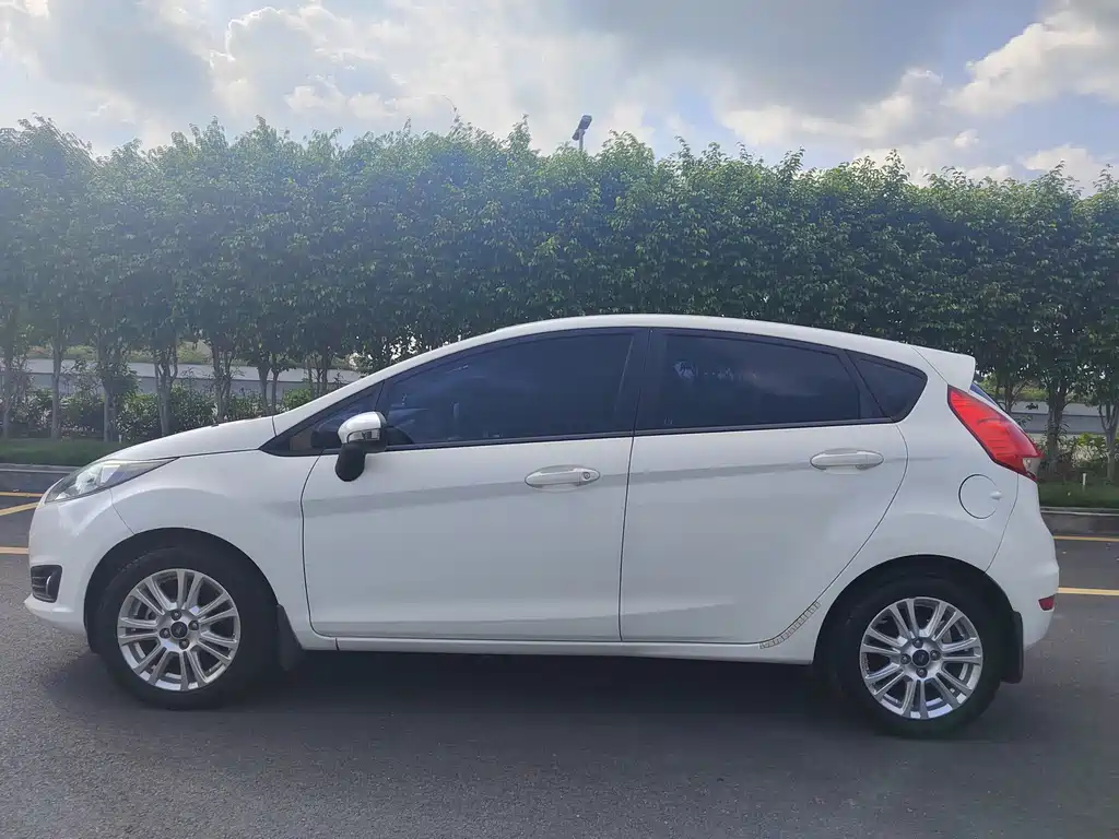 Ford Fiesta — миниатюра 7