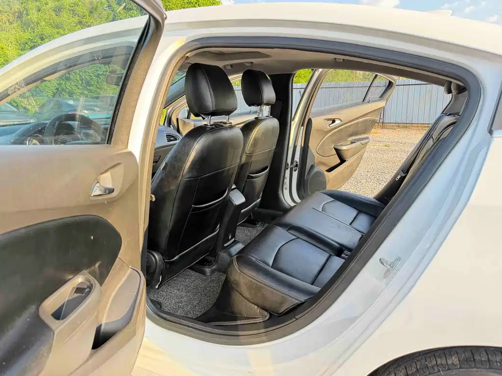 Chevrolet Cruze — миниатюра 12