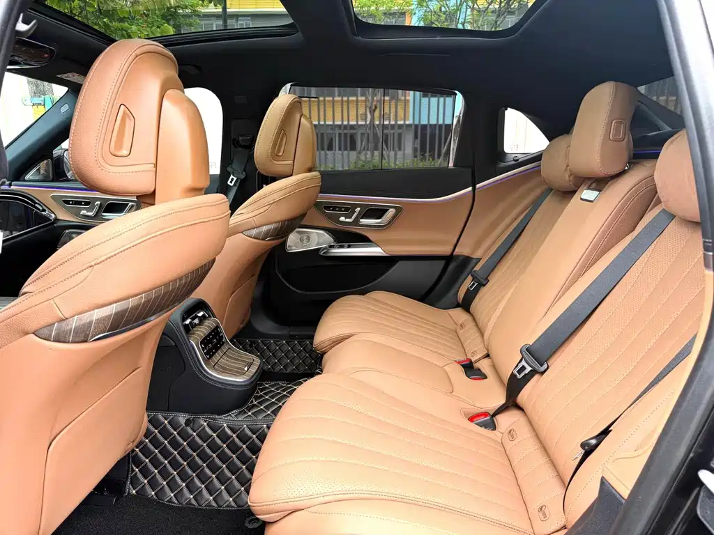 Mercedes-Benz E-Class — миниатюра 4