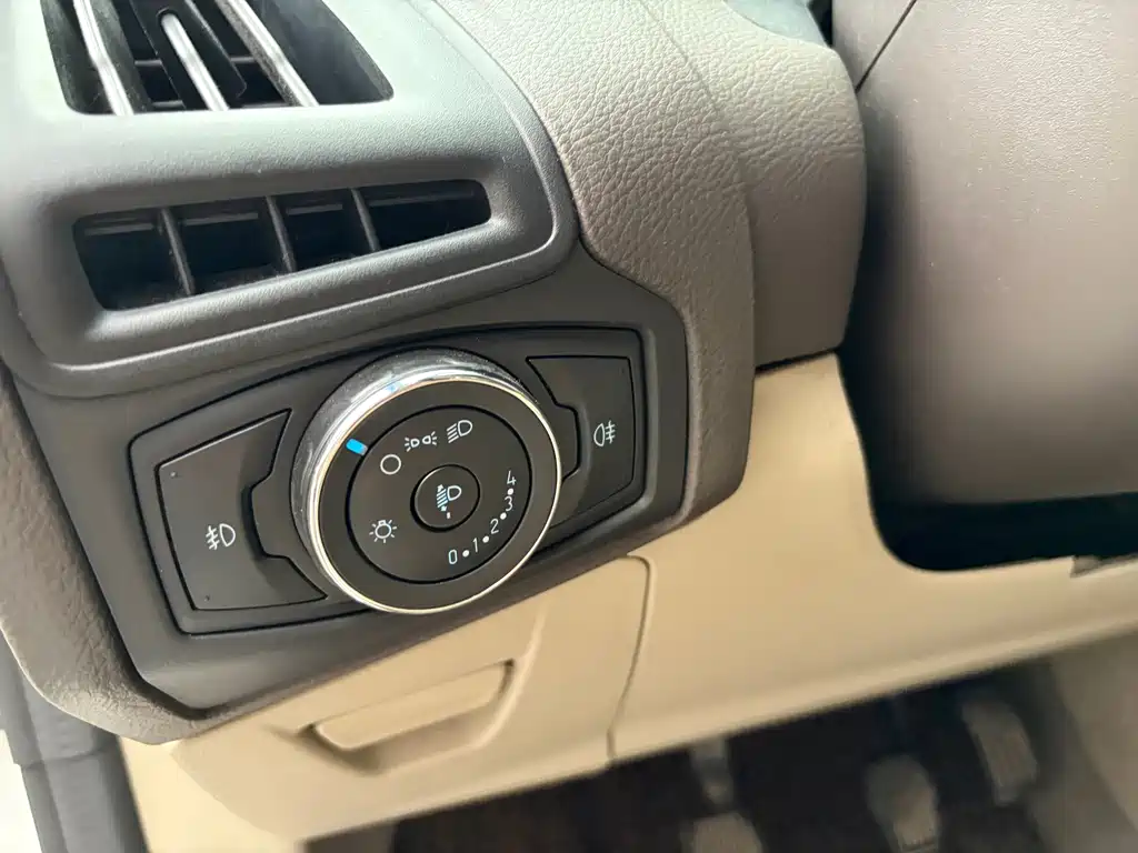 Ford Focus — миниатюра 19
