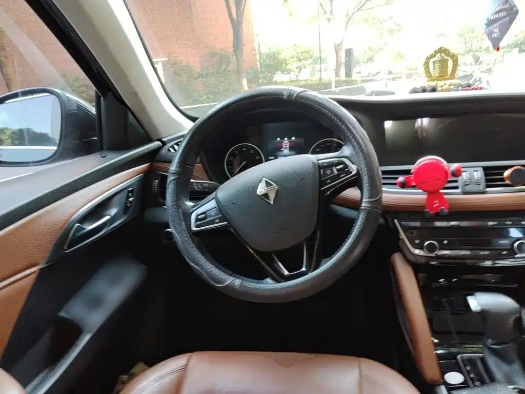 Borgward BX7 — миниатюра 6