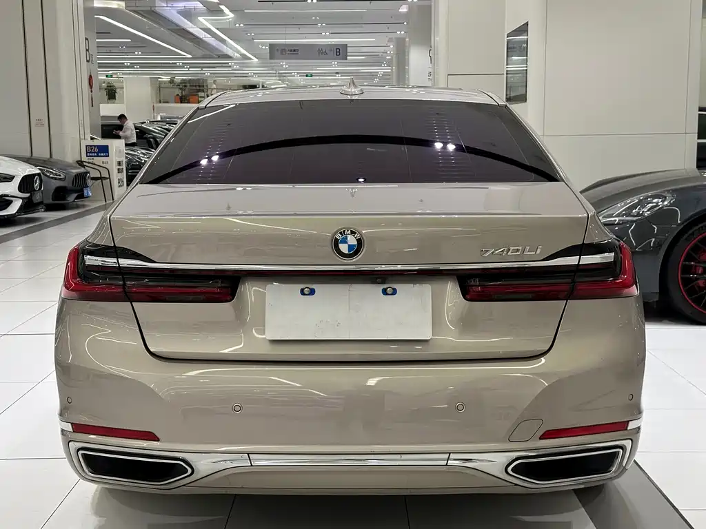 BMW 7 SERIES