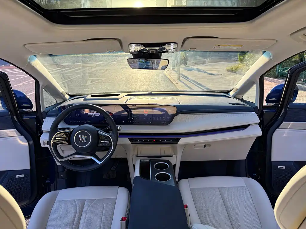 Buick GL8 Hybrid — миниатюра 11