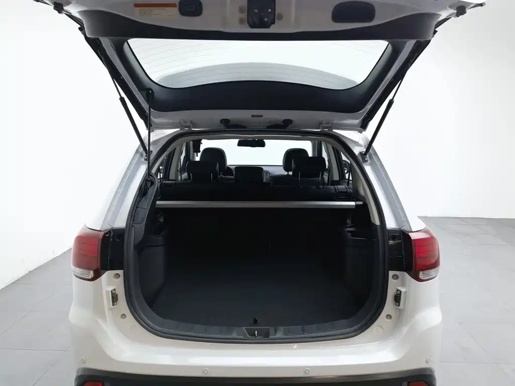 Mitsubishi Outlander — миниатюра 16