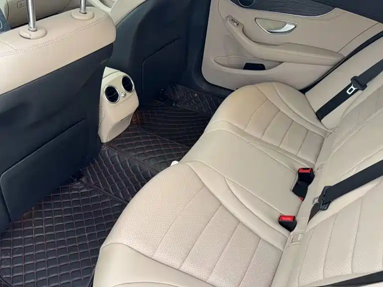 Mercedes-Benz C-Class — миниатюра 3