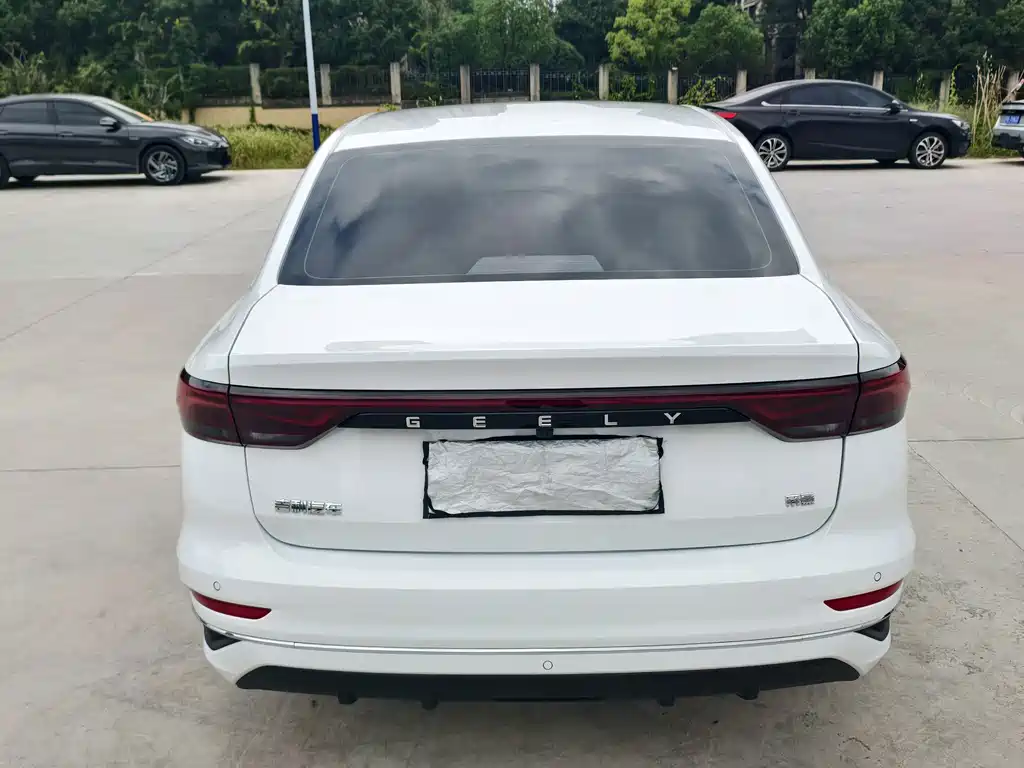 Geely Emgrand — миниатюра 6