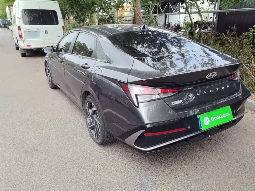 Hyundai Elantra — миниатюра 5