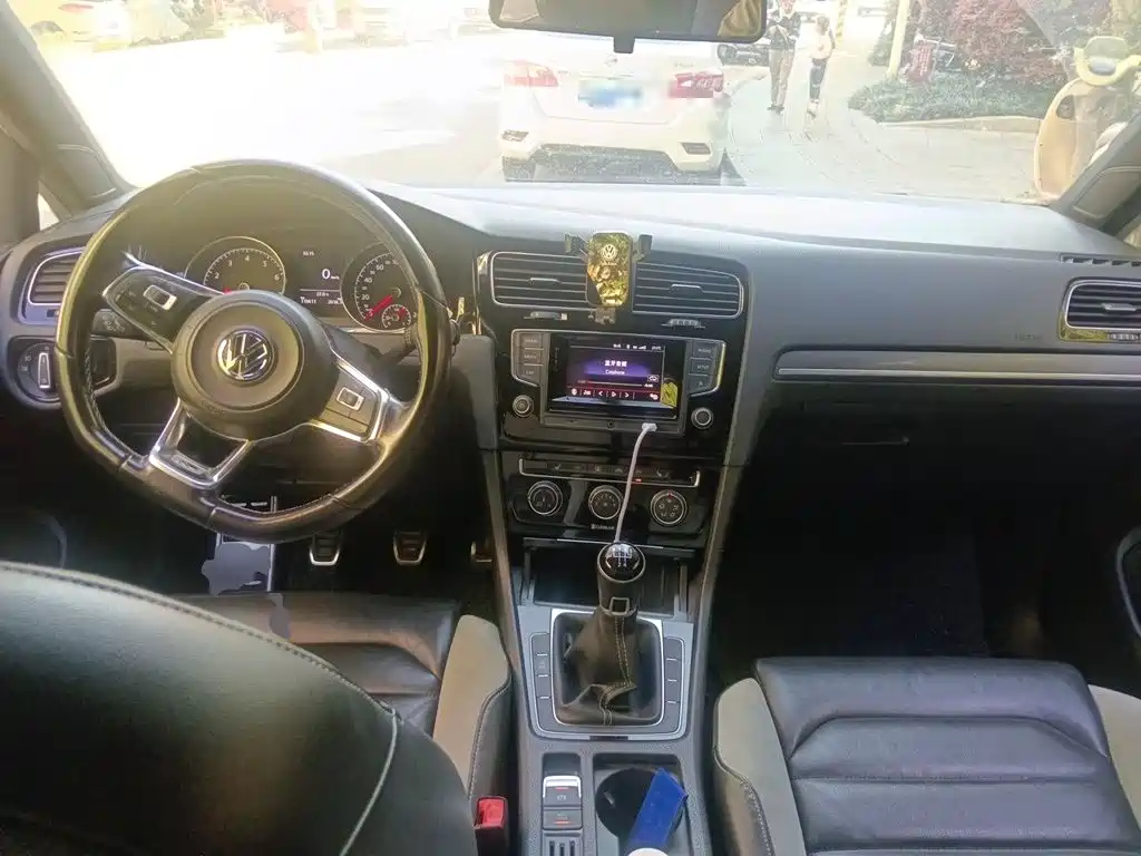 Volkswagen Golf — миниатюра 10