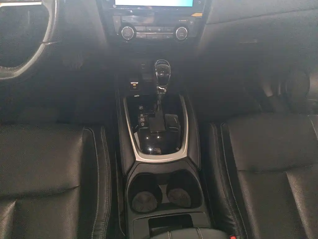 Nissan X-Trail — миниатюра 14