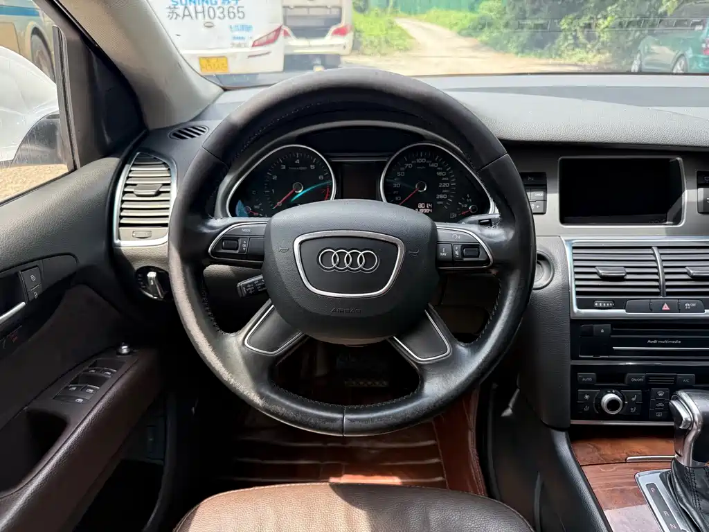 Audi Q7 — миниатюра 10