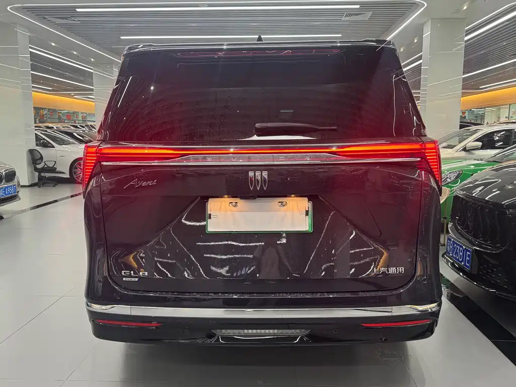 Buick GL8 Hybrid — миниатюра 4