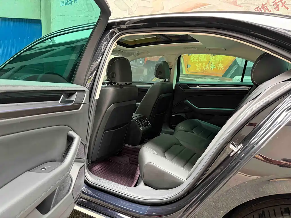 Volkswagen Phideon — миниатюра 8
