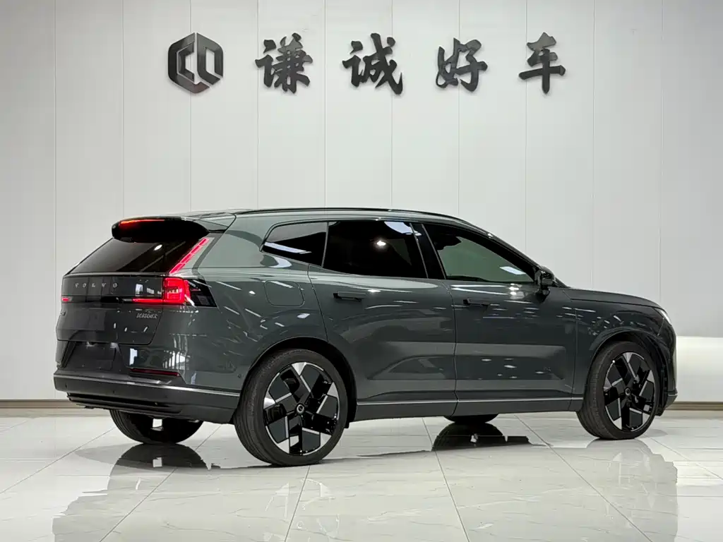 Volvo XC70 PHEV — миниатюра 5