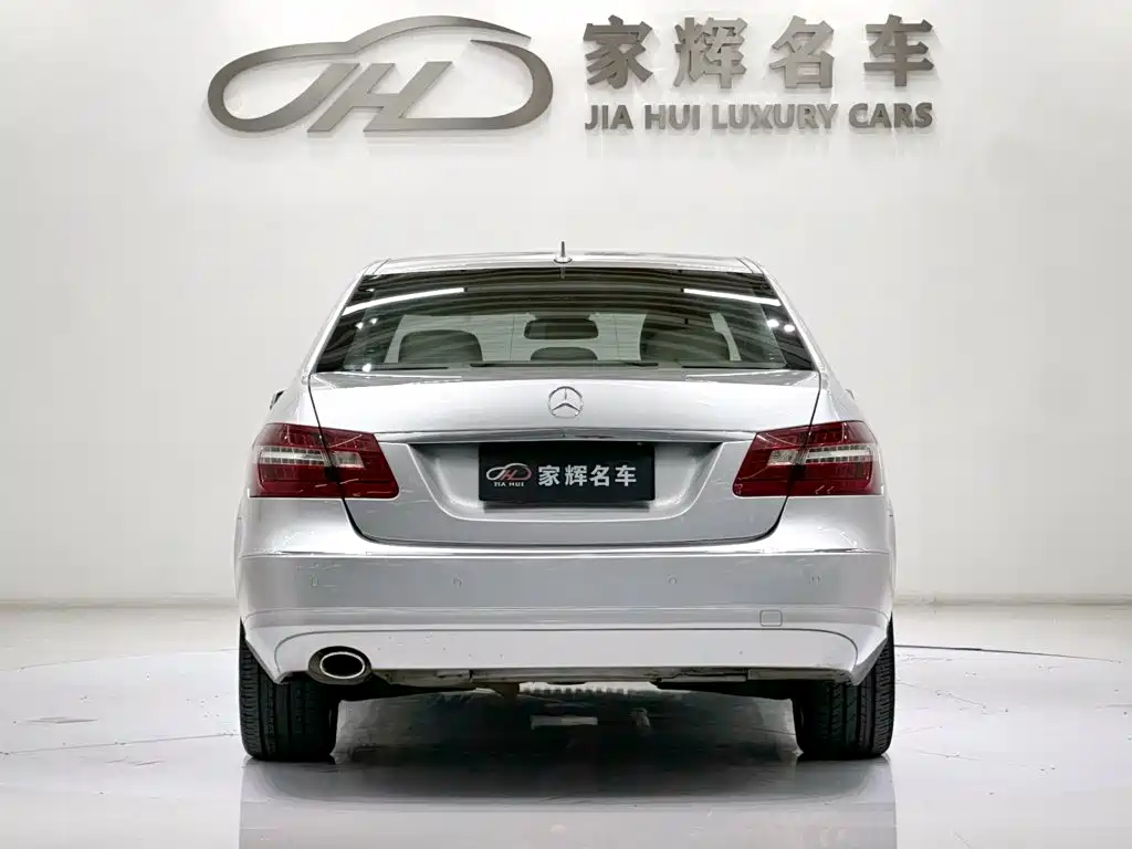 Mercedes-Benz E-Class — миниатюра 7