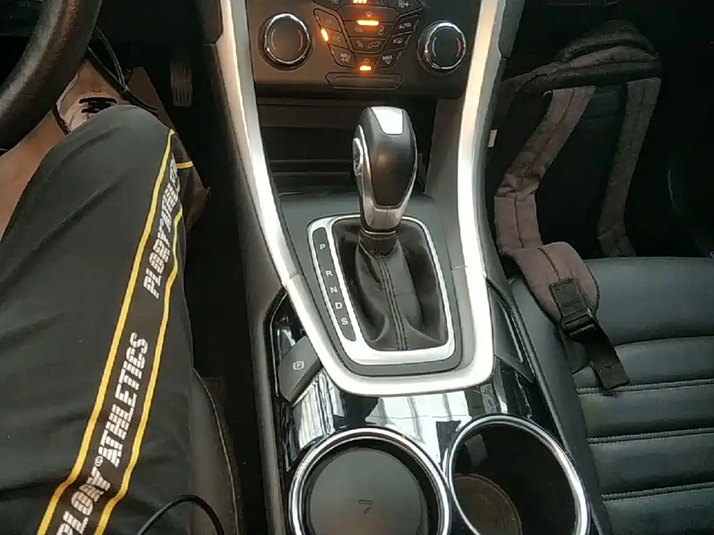 Ford Mondeo — миниатюра 14