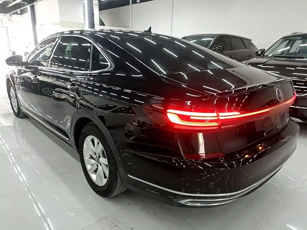 Volkswagen Passat PHEV — миниатюра 5