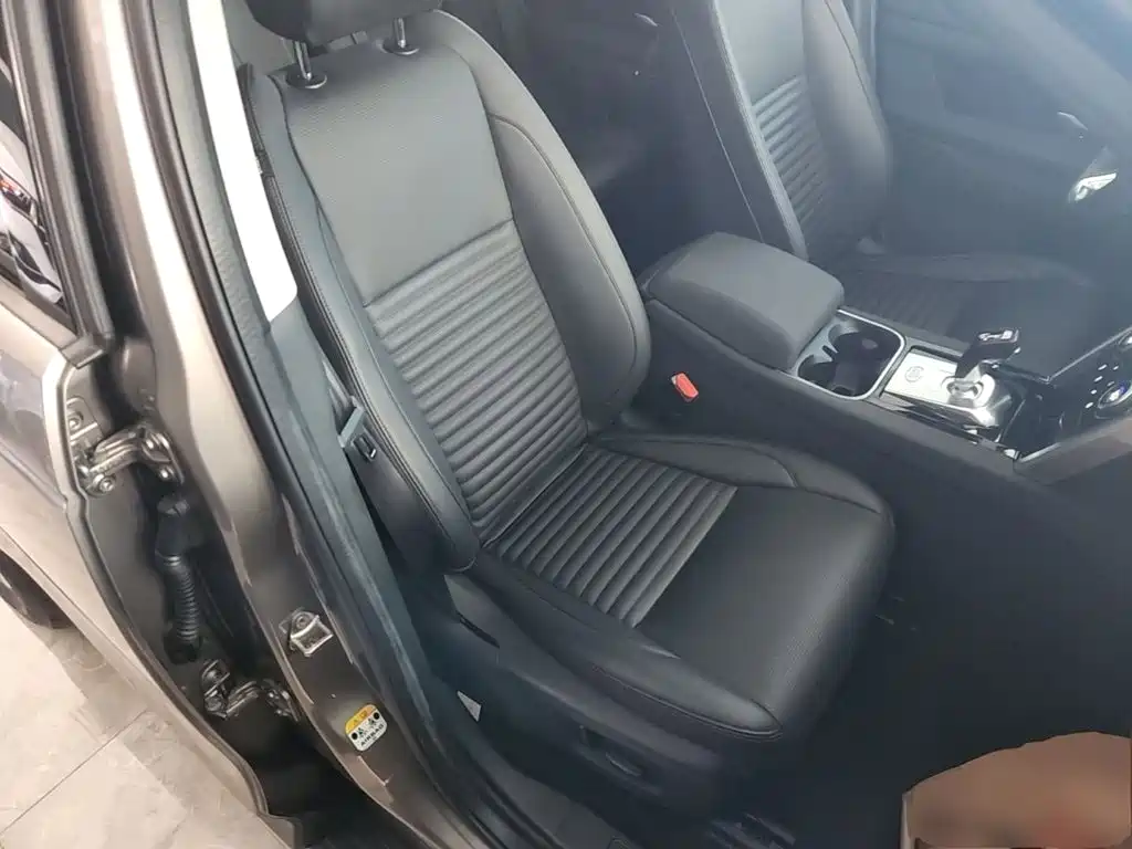 Land Rover Discovery Sport — миниатюра 25