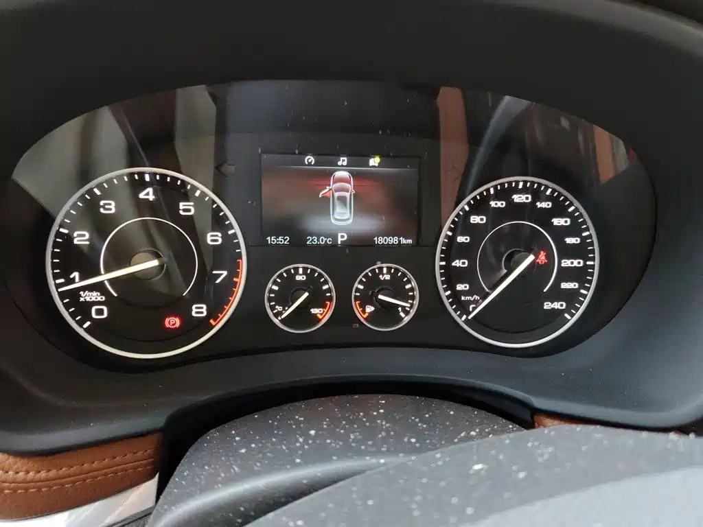 Borgward BX7 — миниатюра 7