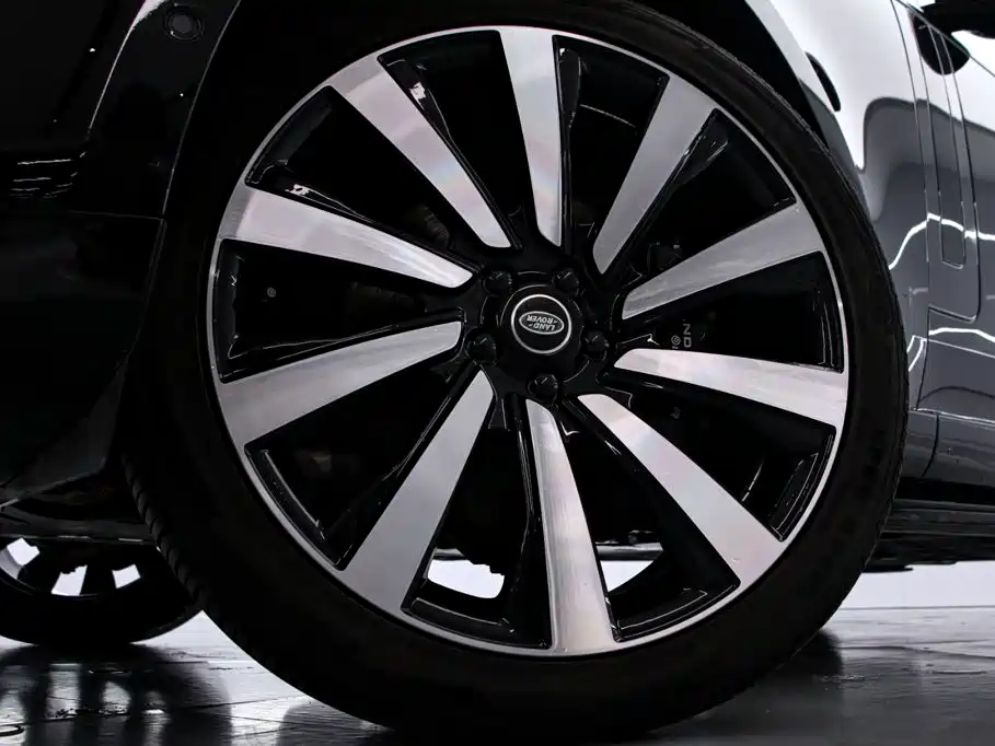 Land Rover Range Rover — миниатюра 20