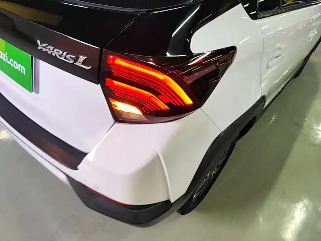 Toyota Yaris L — миниатюра 8