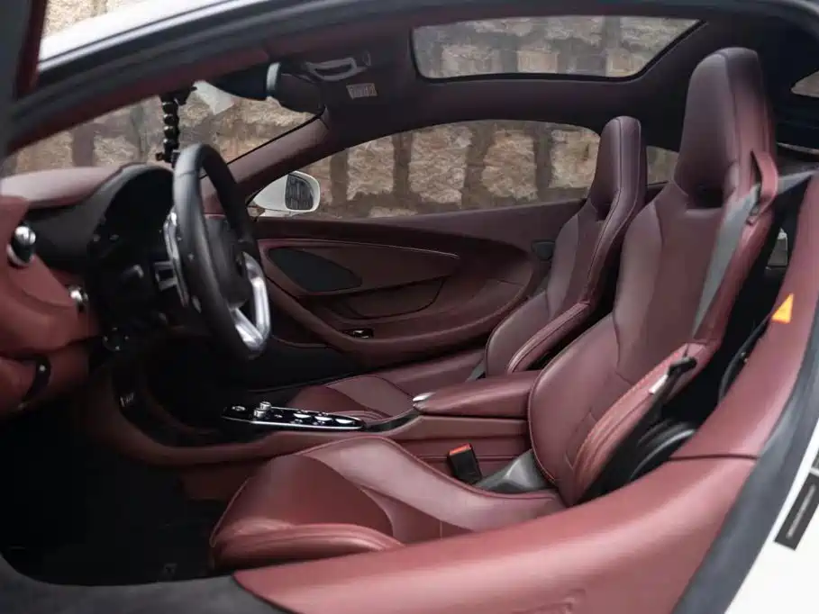 McLaren GT — миниатюра 4