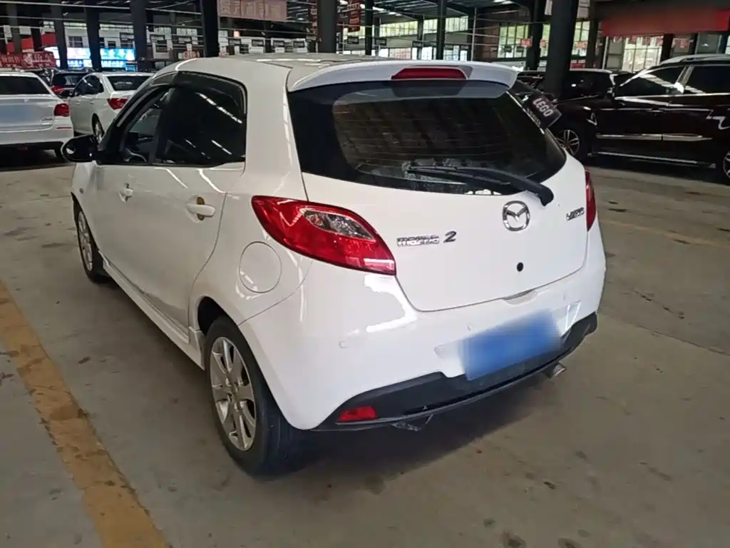 Mazda 2 — миниатюра 5